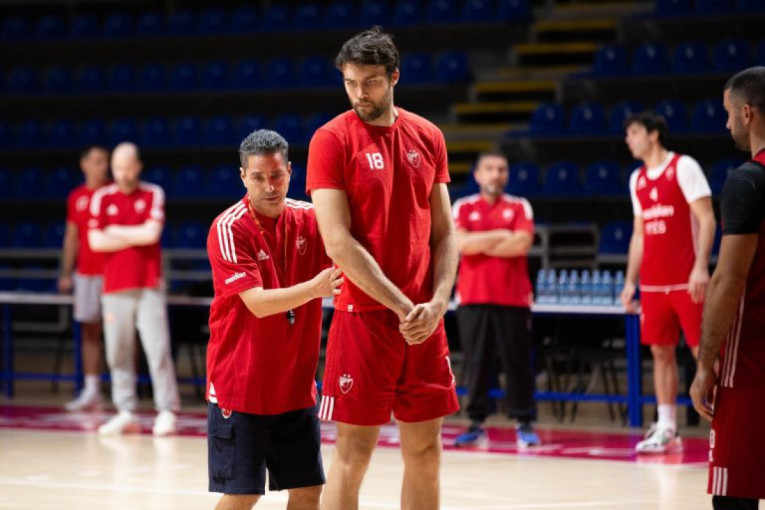 Baš je turbulentno na Malom Kalemegdanu: Šta se ovo dešava sa Zvezdom na početku sezone