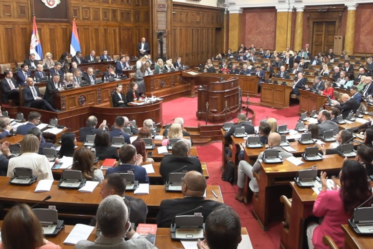 Skupština zaseda: Ministri obrazlažu predloge zakona, na dnevnom redu 60 tačaka