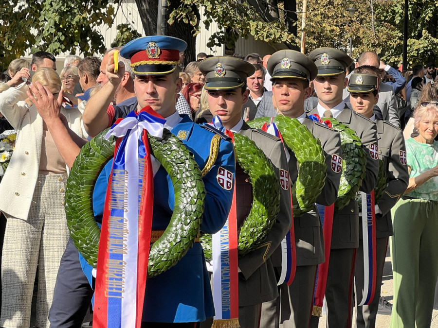 Otkriven spomenik đeneralu Božidaru Boži Jankoviću: Beograd se poklonio senima osvetnika Kosova (FOTO/VIDEO)