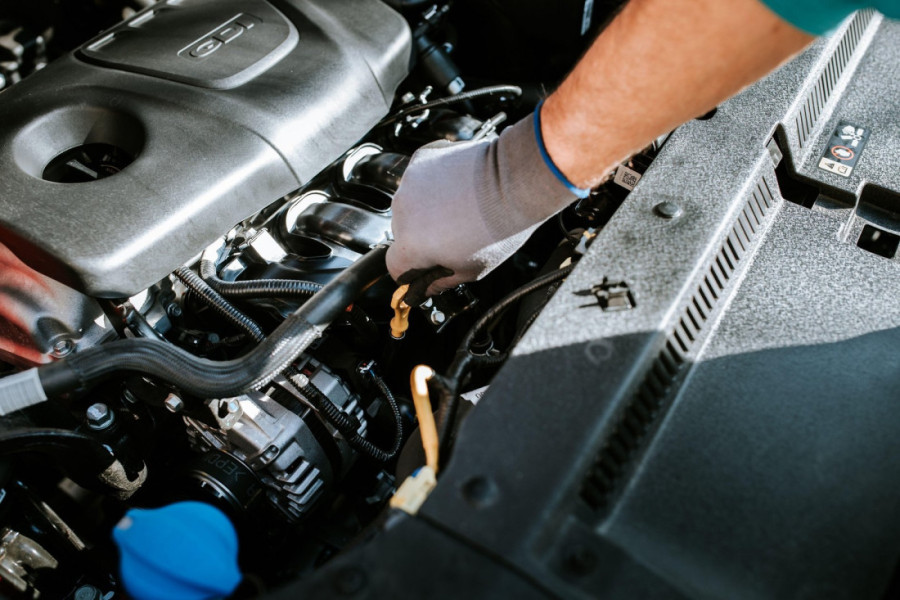 Punjenje telefona u vožnji: Četiri razloga zašto je bolje biti strpljiv i staviti ga na punjač kada dođete kući