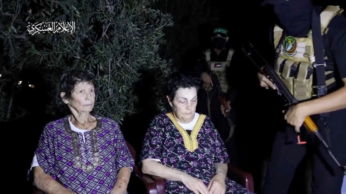 Izraelka koju je oslobodio Hamas se rukovala i pozdravila sa militantom: Ovaj snimak je sve iznenadio (VIDEO)