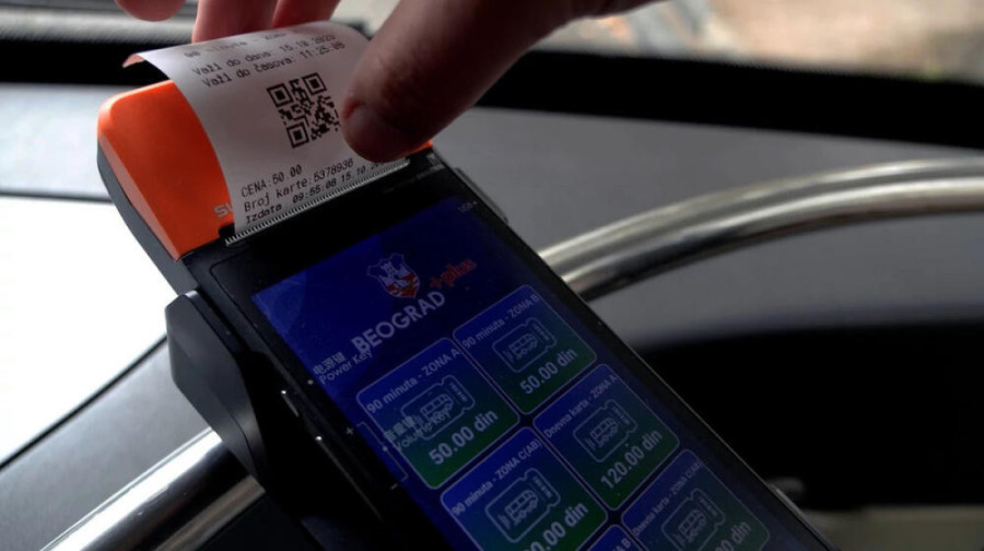 Građani u autobusu primetili novi uređaj, ali nije validator: Evo čemu služi i kako se koristi, ove korake morate znati