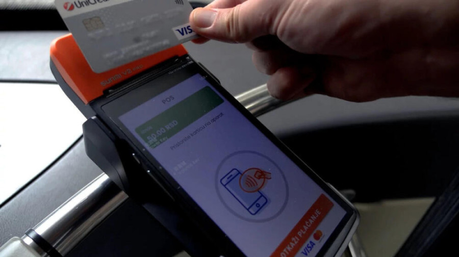 Građani u autobusu primetili novi uređaj, ali nije validator: Evo čemu služi i kako se koristi, ove korake morate znati