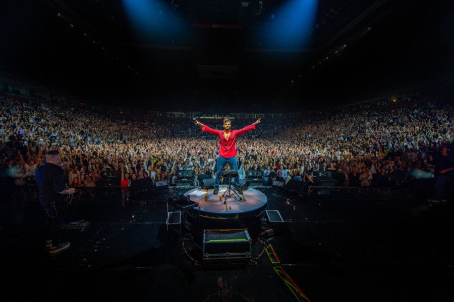 Krš, lom i poneka suza: 24sedam na veličanstvenom koncertu Stjepana Hausera u Beogradu (FOTO/VIDEO)