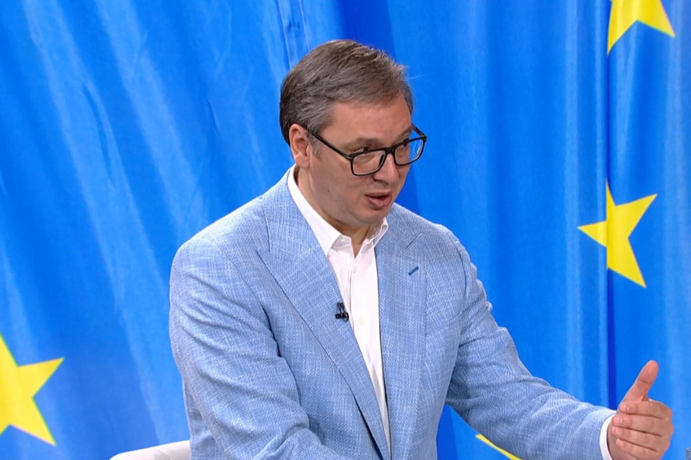 Predsednik Vučić poručio: Od 1. januara dodatno povećanje penzija, za sve ljude u javnom sektoru stiže povećanje plata, biće dvocifreno!