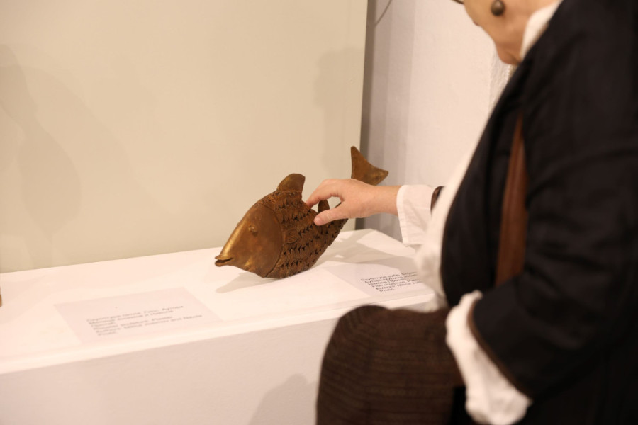 Izložba koja se "gleda" prstima: "Vidi, dodirni, oseti" u Muzeju afričke umetnosti (FOTO)