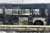 Autobus se istopio u vatri: Ostao samo "kostur", uzrok nepoznat