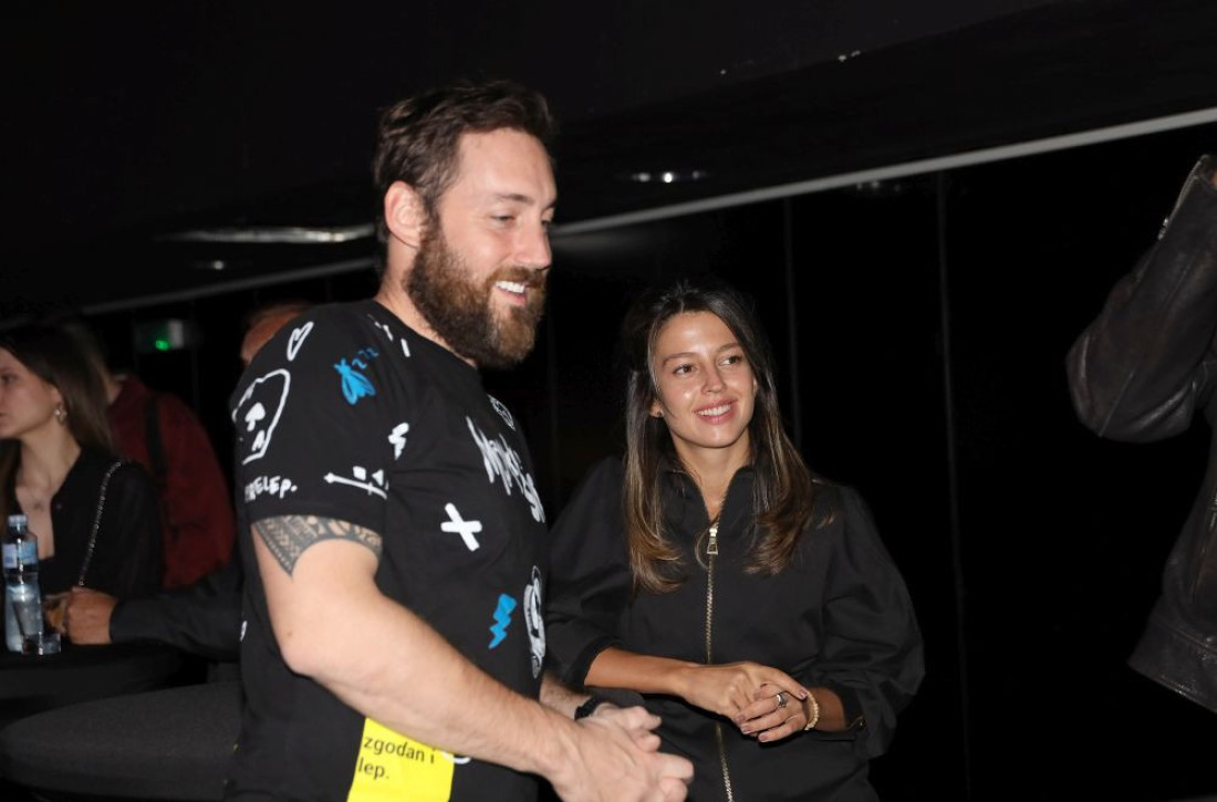 Tigar verio Jovanu Jeremić! Na voditeljkinoj ruci zasijali dijamanti (FOTO)