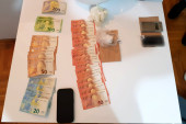 "Pao" diler u Čačku: Policija u stanu pronašla kokain, veću svotu novca i vagicu za precizno merenje!
