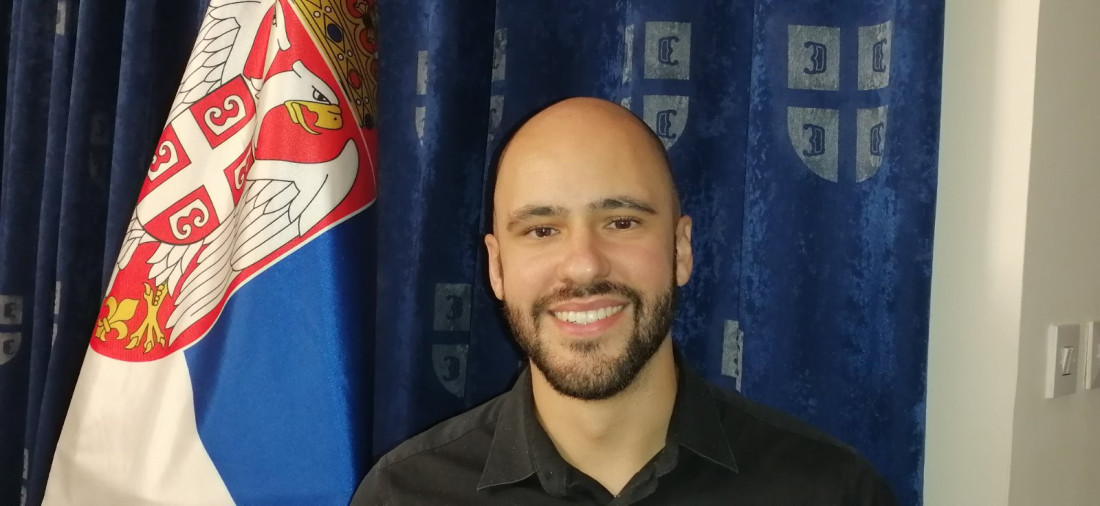 Poznati brazilski influenser živi u Srbiji i obožava ćirilicu: Kada kupujem knjigu na srpskom, ako nije na ćirilici već mi se ne čita!