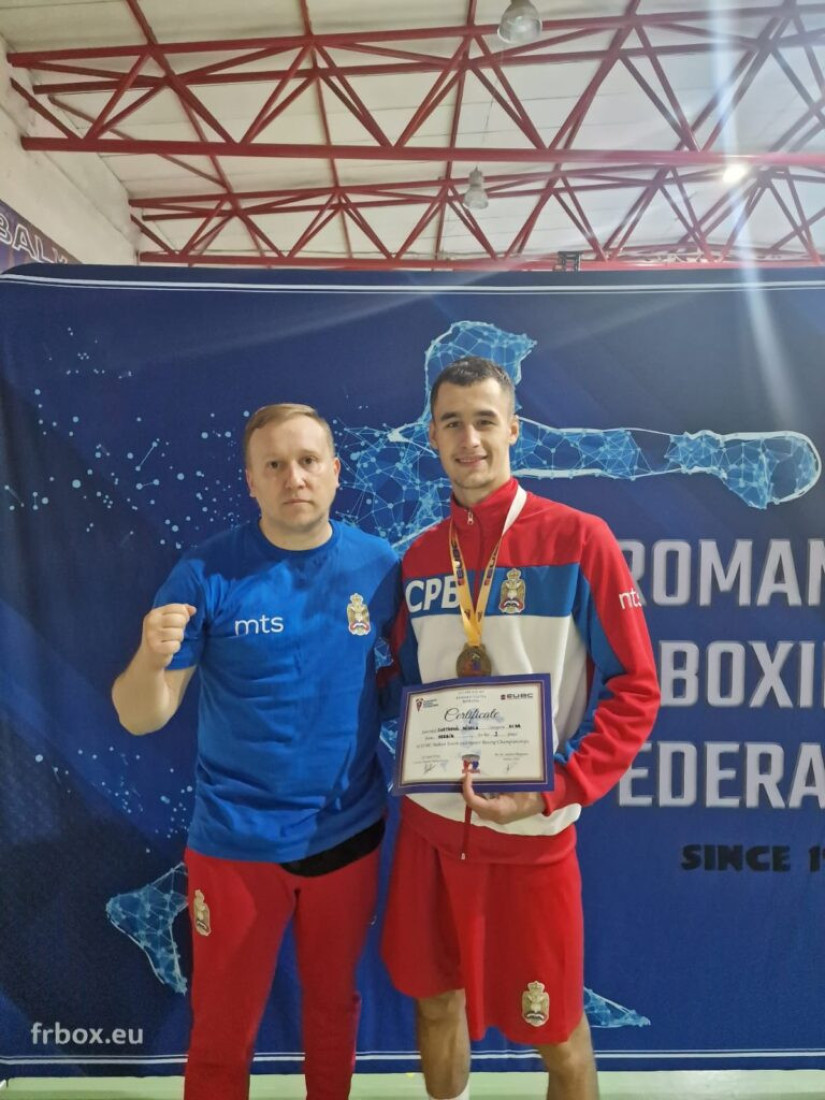 Srpski bokser razbio Albanca, za zlatnu medalju!