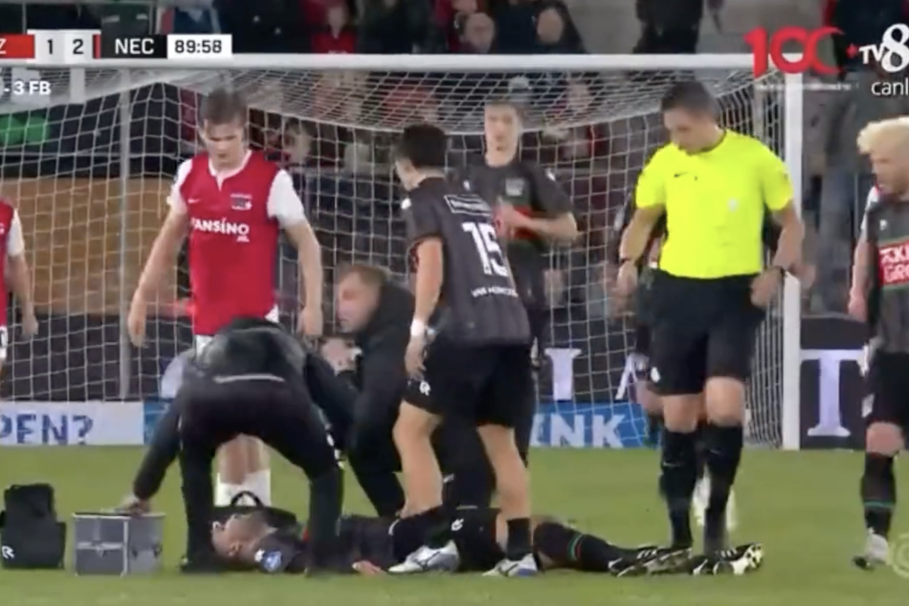 Životna drama fudbalera u Holandiji! Poznati napadač se samo srušio, kroz glavu je svima prošao slučaj Eriksen! (VIDEO)