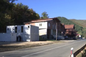 Obustavljena izgradnja policijske stanice u Zubinom Potoku, postavljeni kontejneri
