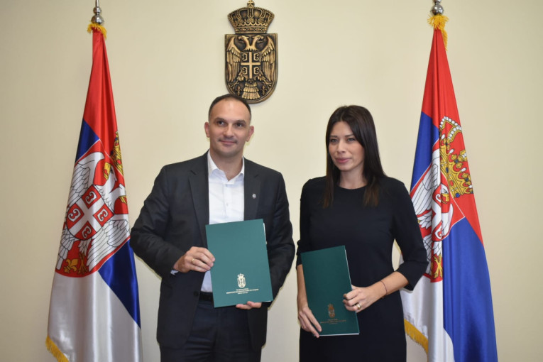 Ministarka Vujović potpisala ugovor za drugu fazu projekta sanacije 40 godina stare deponije u Zrenjaninu
