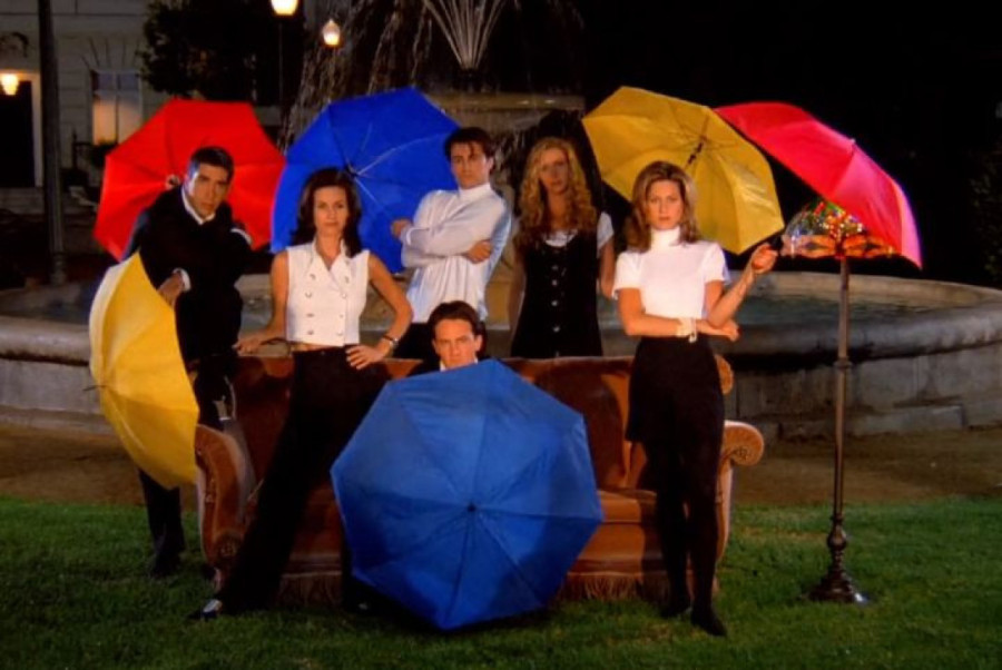 Zašto ljudi oplakuju smrt selebritija? Dok milioni plaču za zvezdom "Prijatelja", stručnjaci objašnjavaju zašto tugujemo za slavnima