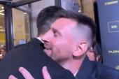 Porodica Mesi stiže na crveni tepih, a onda je Leo ugledao Novaka! Argentinac oduševljen zbog susreta sa Srbinom! (VIDEO)
