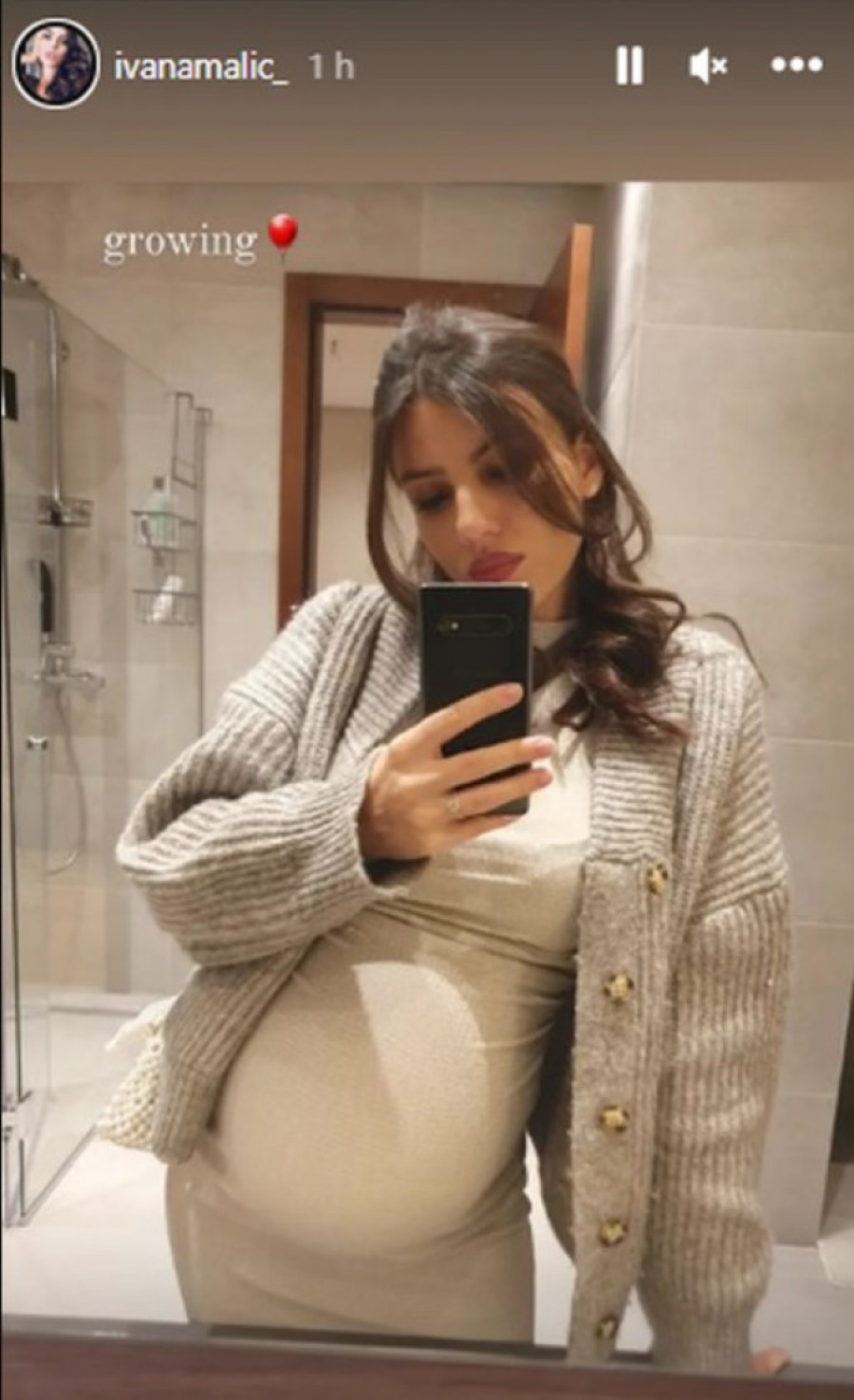 "Rastemo"! Devojka Miloša Bikovića pokazala kako izgleda u poodmakloj trudnoći, sve sitnije broje (FOTO)