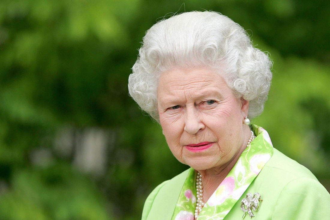 Smrt kraljice Elizabete promenila kraj "Krune": Novi detalji serije o kojoj priča ceo svet (FOTO/VIDEO)