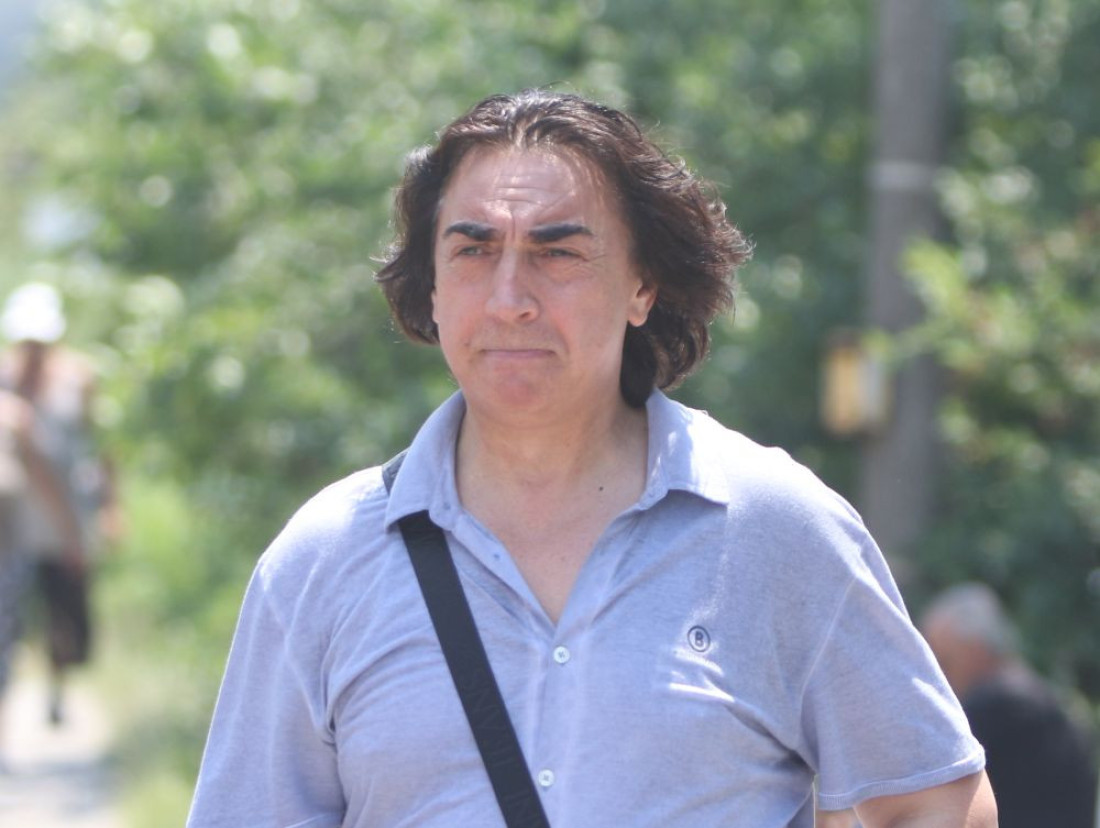 "Kosa i obrve su mi potpuno beli!" Kralj veselja priznao da se farba već 30 godina