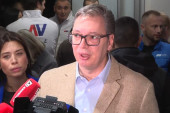 Narod širom zemlje daje podršku listi "Srbija ne sme da stane": Vučić potpisao za SNS - sve će se videti na izborima! (FOTO)