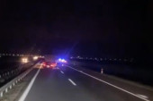 Nesreća kod Rume: Automobil potpuno uništen, policija na terenu (VIDEO)
