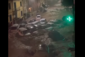 Razorna oluja pogodila Italiju! Tri osobe poginule, voda u Firenci nosi automobile kao da su igračke (VIDEO)