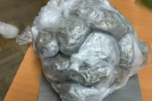 Imao čak 32 paketića droge: Hapšenje u Nišu (FOTO)
