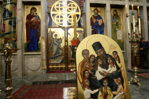 U Crkvi Svetog Marka služen pomen za nastradale u majskim tragedijama u Srbiji!