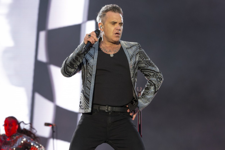 "Procenio je da nisam ona koja će ga hraniti!" Glumica otkrila kako je Robi Vilijams pobegao od nje glavom bez obzira