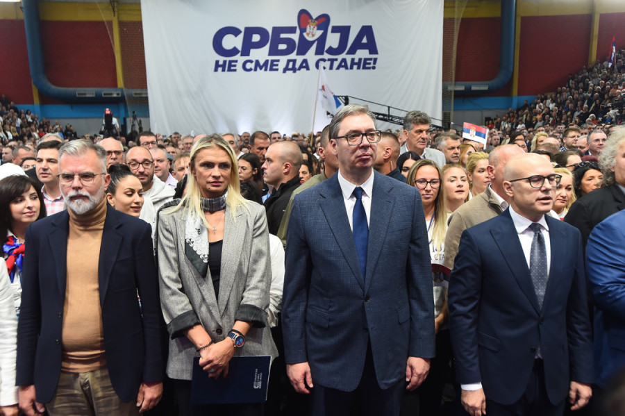 Predizborni skup SNS, predsednik se obratio: Glas za "Srbija ne sme da stane" znači još fabrika, škola, bolnica, veće plate i penzije