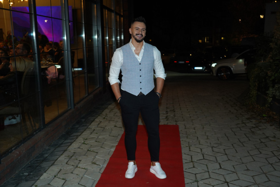 Emir Đulović zaplakao dok je govorio o detinjstvu: "Kad god dođem u tu kuću..."