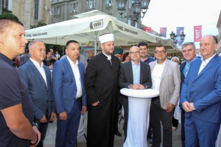 Vučević dobija priznanjе najviših muslimanskih vеlikodostojnika: Ministar kao gradonačеlnik Novog Sada izgradio kosmopolitski grad