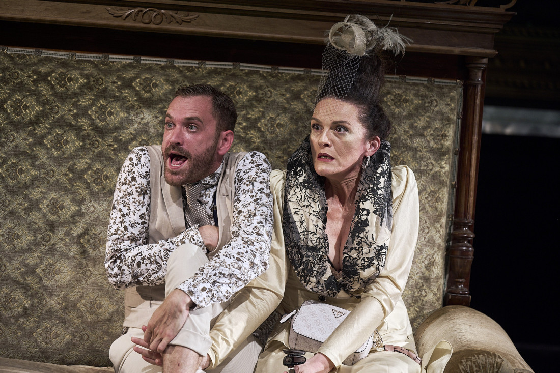 Poslednja predstava koju je režirao Jagoš Marković: "Ćelava pevačica" u Narodnom pozorištu (FOTO)