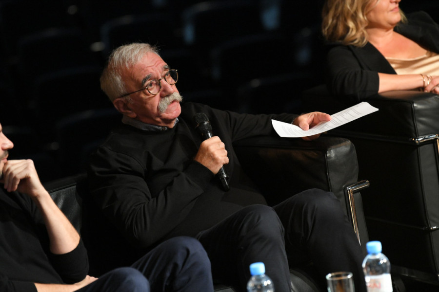 On je tu, živi sa nama, samo sada gledamo kako da se pred njim ne obrukamo: Predstavljena knjiga o Branku Cvejiću (FOTO)