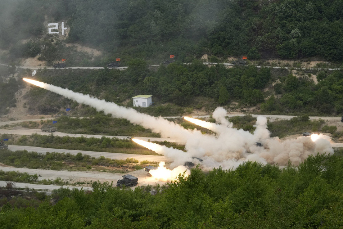 Kim ispalio artiljerijsku vatru prema ostrvima Južne Koreje: Naređena hitna evakuacija!