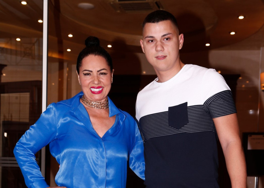 Jedna sestra se udala za Veljka, a druga za Mirka: Najstarija Nataša je bila u dugoj vezi, a evo šta joj se sada dešava u ljubavi (FOTO)