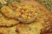 Recept dana: Posne pljeskavice sa prilogom od salate sa kukuruzom, idealan ručak za porodicu