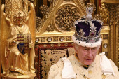 Kralj Čarls govorio o "troškovima življenja" dok je sedeo na zlatnom tronu i sa krunom vrednom milijarde (VIDEO)