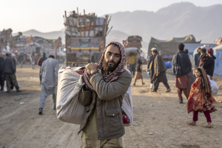 Oko 400.000 Avganistanaca se vratilo u domovinu: Pakistan ih proterao