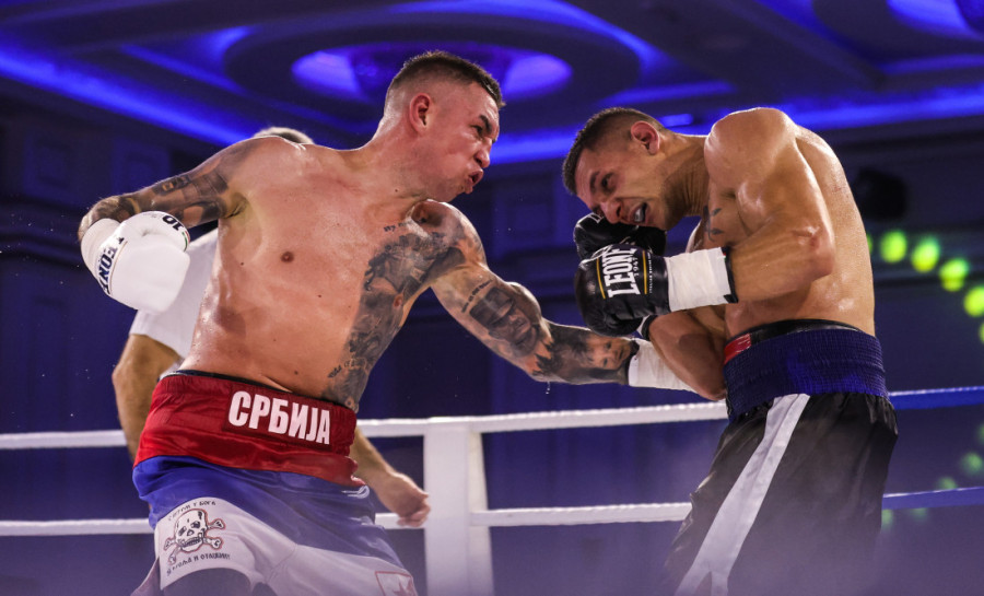 Spektakularan profesionalni boks u prestonici: Šampionski pojasevi oko struka Nine i Marka
