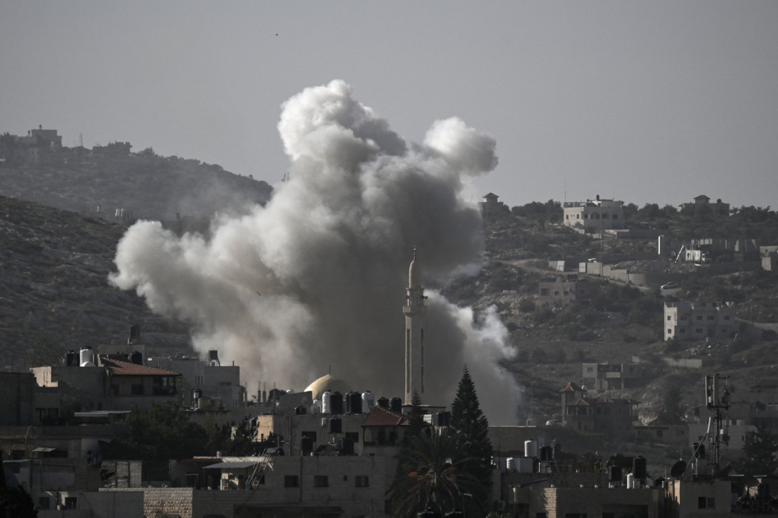 RAT NA BLISKOM ISTOKU Nema bezbednog mesta u Gazi, poginulo više od 18.200 Palestinaca