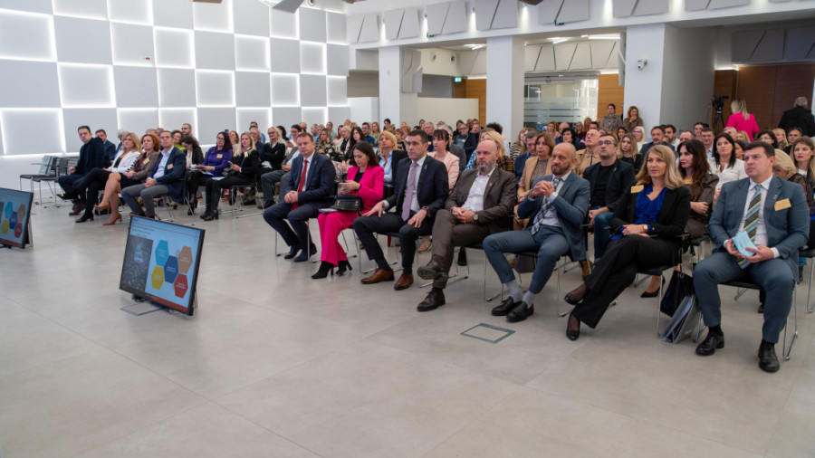 Ministar privrede na dodeli "Oskara kvaliteta" najboljim kompanijama i jubilеju Excellent SME sertifikata u francuskoj ambasadi (FOTO)