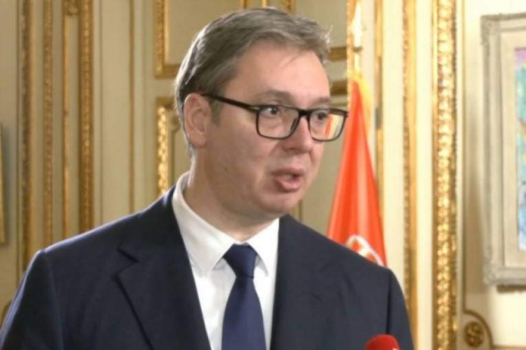 Pozivam ljude da glasaju za stabilnost, za budućnost, a ne za prošlost Srbije! Predsednik Vučić iz Pariza poručio: Srbija ne sme da stane