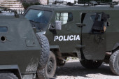 Albanac švercer: Uhapšen muškarac osumnjičen za krijumčarenje oružja sa Kosova i Metohije