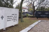 Pokušaj brutalnog prekrajanja istorije: Kancelarija za KiM o uklanjanju spomen-ploče stradalim srpskim vojnicima s groblјa u Prištini