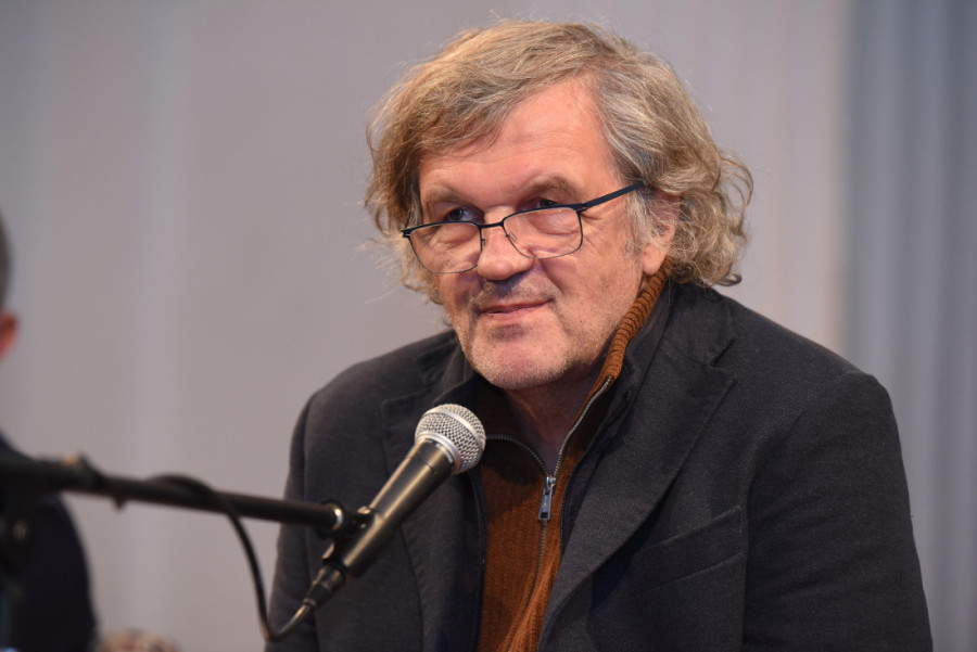 Da li smo svi nemi saučesnici tragedija u "Ribnikaru" i Mladenovcu: Kusturica predstavio novi roman "Kad mrtve duše marširaju" (FOTO)