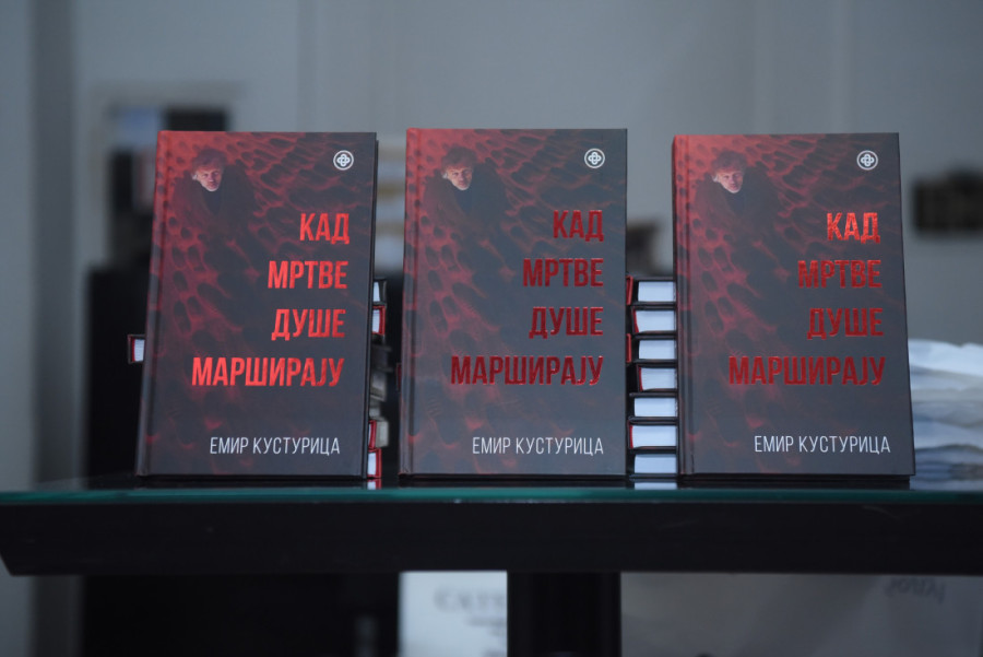 Da li smo svi nemi saučesnici tragedija u "Ribnikaru" i Mladenovcu: Kusturica predstavio novi roman "Kad mrtve duše marširaju" (FOTO)