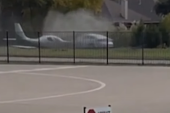 Avion promašio pistu, pa udario u automobil! (VIDEO)