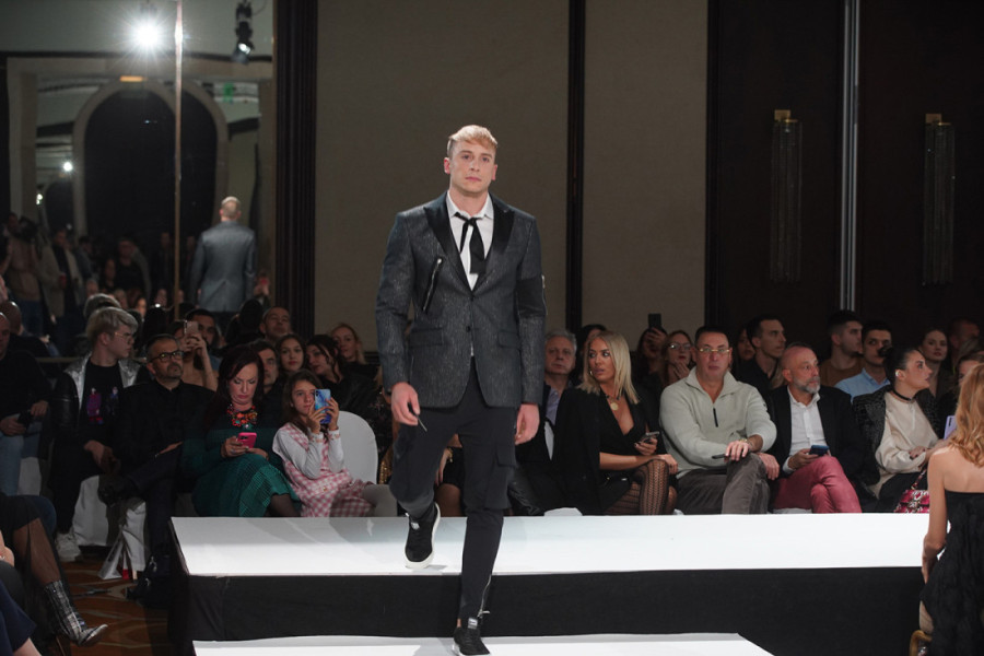 Bata Spasojević prikazao novu kolekciju "Diva i Superstar": Savršeni krojevi dopunjeni njegovim prepoznatljivim detaljima (FOTO)