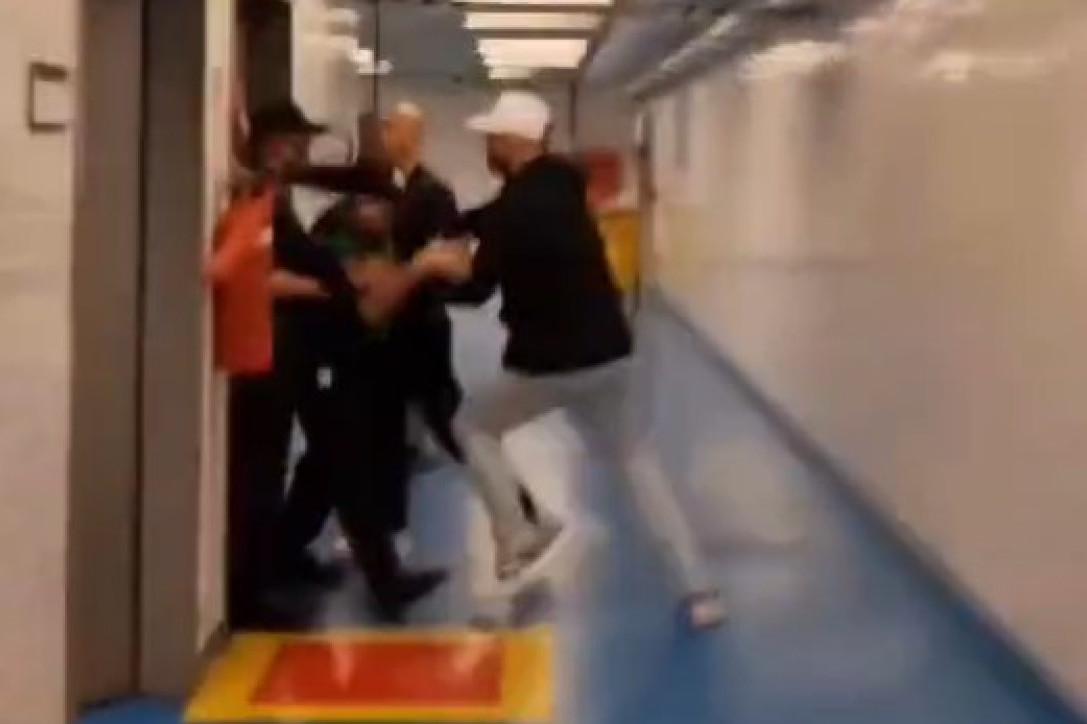 Žestok skandal u Brazilu! Direktor Korintijansa hteo da izlomi VAR sobu, pao i fizički obračun sa obezbeđenjem! (VIDEO)